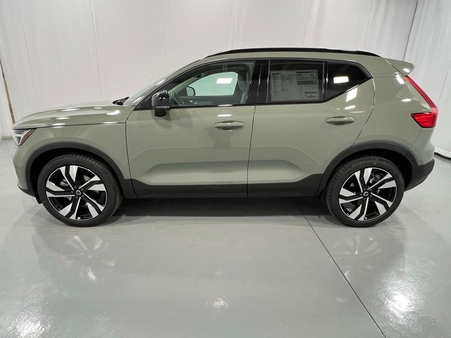 new 2025 Volvo XC40 car, priced at $49,790