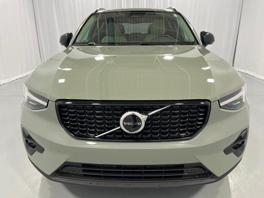 new 2025 Volvo XC40 car, priced at $49,790