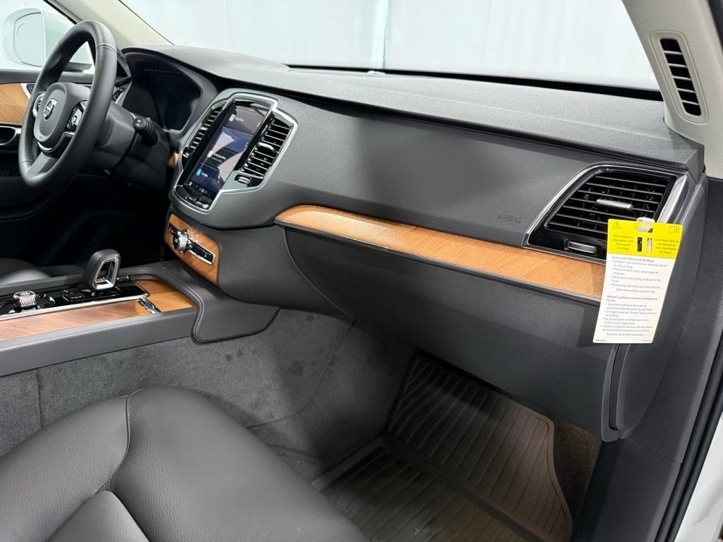 new 2025 Volvo XC90 car, priced at $55,965
