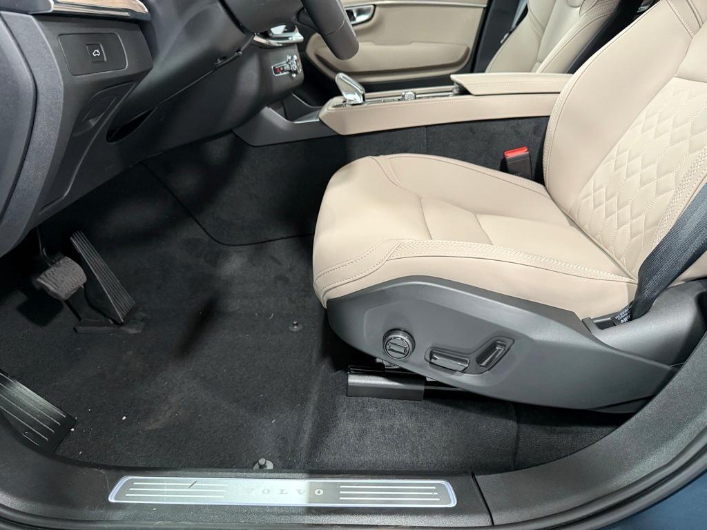 new 2026 Volvo XC90 car, priced at $70,630