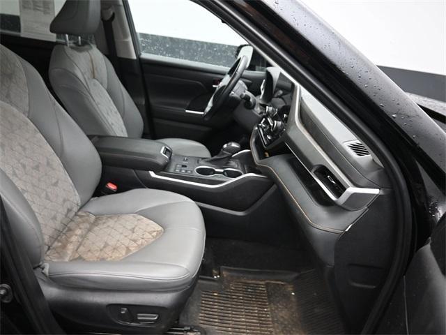 used 2023 Toyota Highlander Hybrid car, priced at $37,408