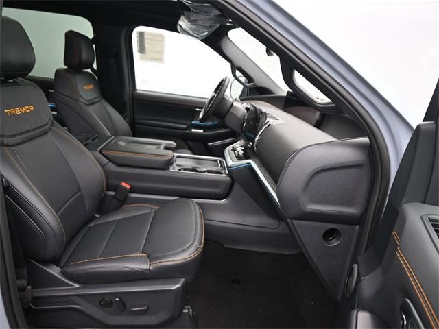 new 2025 Ford Expedition car, priced at $81,399