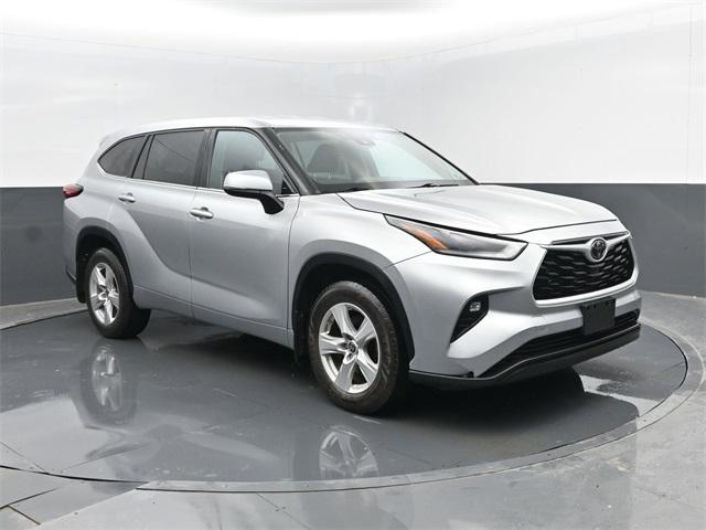 used 2021 Toyota Highlander car, priced at $24,998