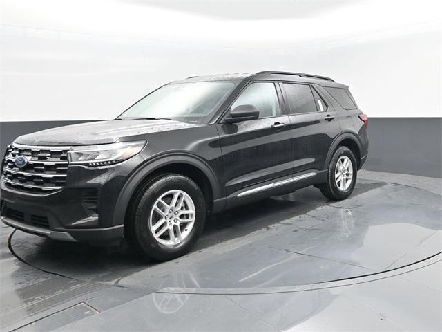 new 2025 Ford Explorer car, priced at $40,203