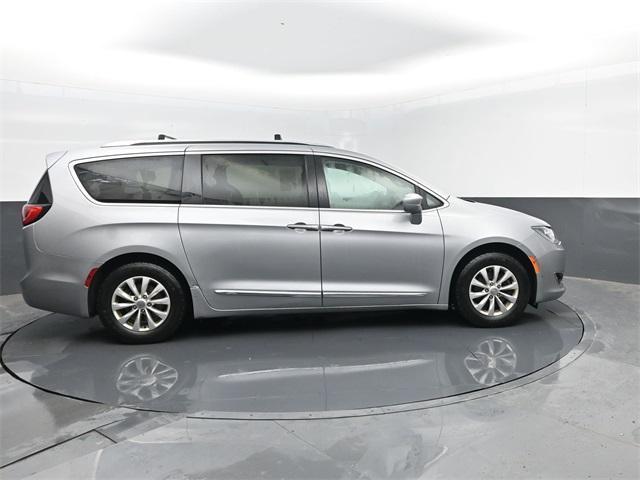 used 2018 Chrysler Pacifica car, priced at $15,966