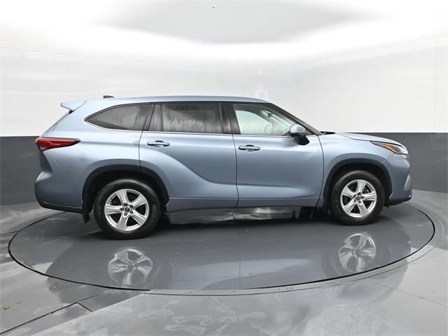 used 2022 Toyota Highlander car, priced at $27,599