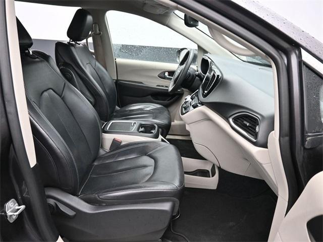 used 2022 Chrysler Pacifica car, priced at $20,338