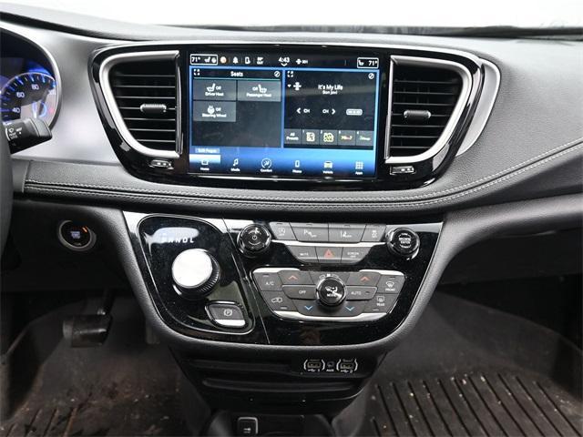 used 2023 Chrysler Pacifica car, priced at $33,555