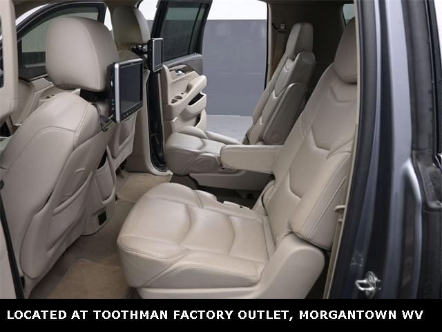 used 2020 Cadillac Escalade ESV car, priced at $34,664