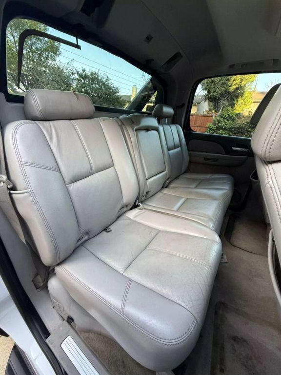 used 2007 Chevrolet Avalanche car, priced at $11,995