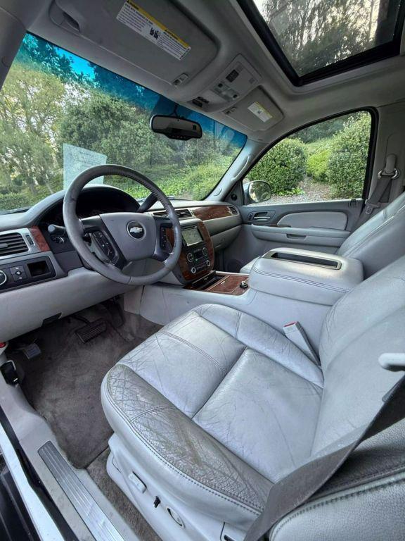 used 2007 Chevrolet Avalanche car, priced at $11,995