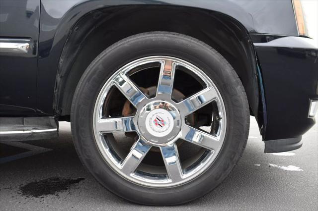 used 2007 Cadillac Escalade car, priced at $13,295
