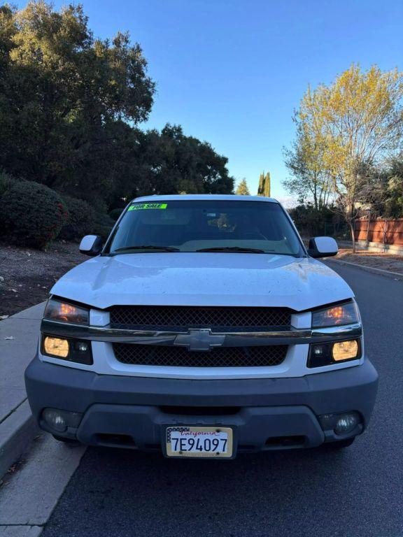 used 2002 Chevrolet Avalanche car, priced at $19,999