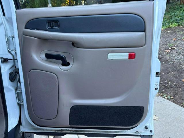 used 2002 Chevrolet Avalanche car, priced at $19,999