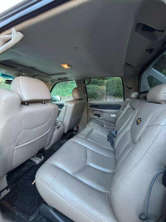 used 2002 Chevrolet Avalanche car, priced at $19,999