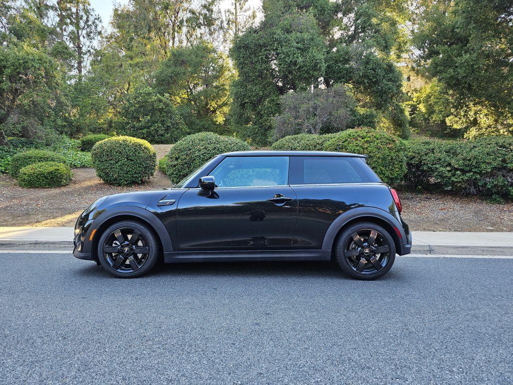 used 2023 MINI Hardtop car, priced at $23,999