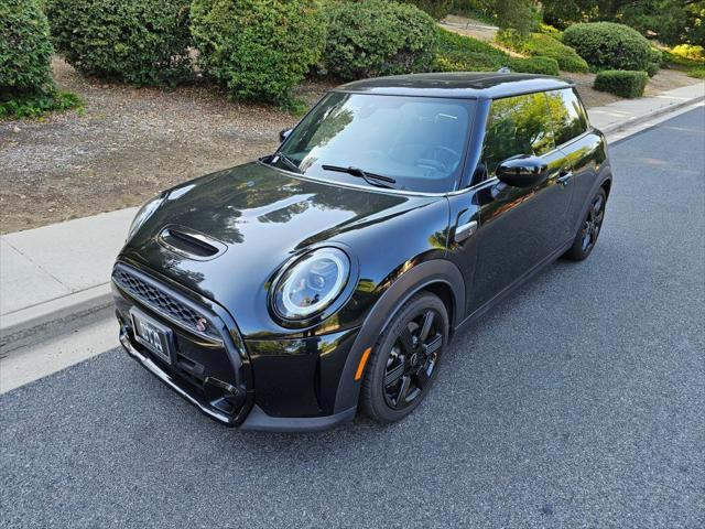 used 2023 MINI Hardtop car, priced at $23,999