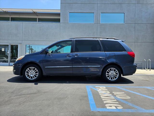 used 2007 Toyota Sienna car, priced at $9,999
