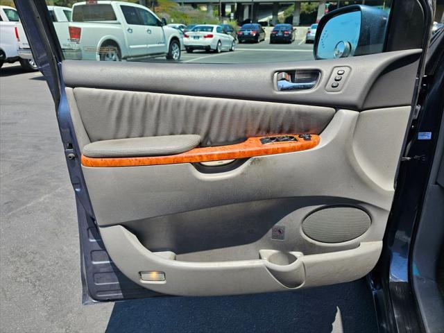 used 2007 Toyota Sienna car, priced at $9,999