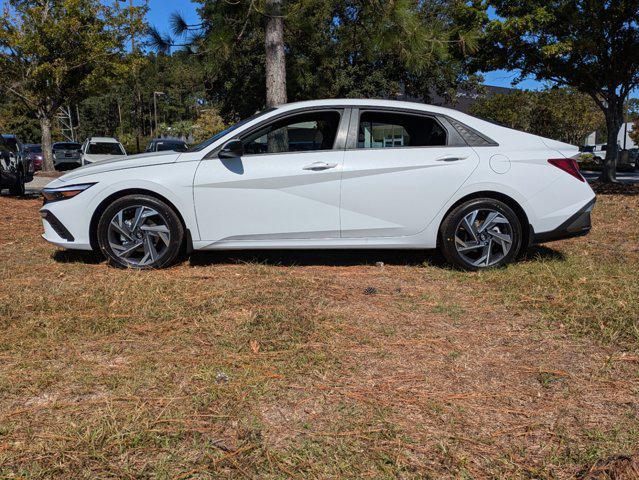 new 2025 Hyundai Elantra car, priced at $24,422