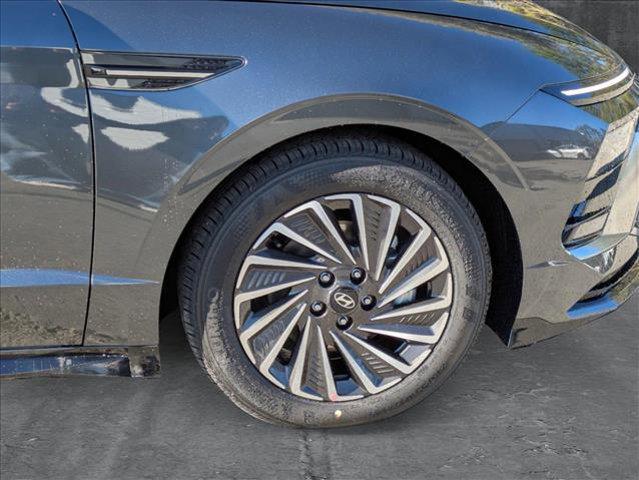 new 2025 Hyundai Sonata Hybrid car, priced at $32,865