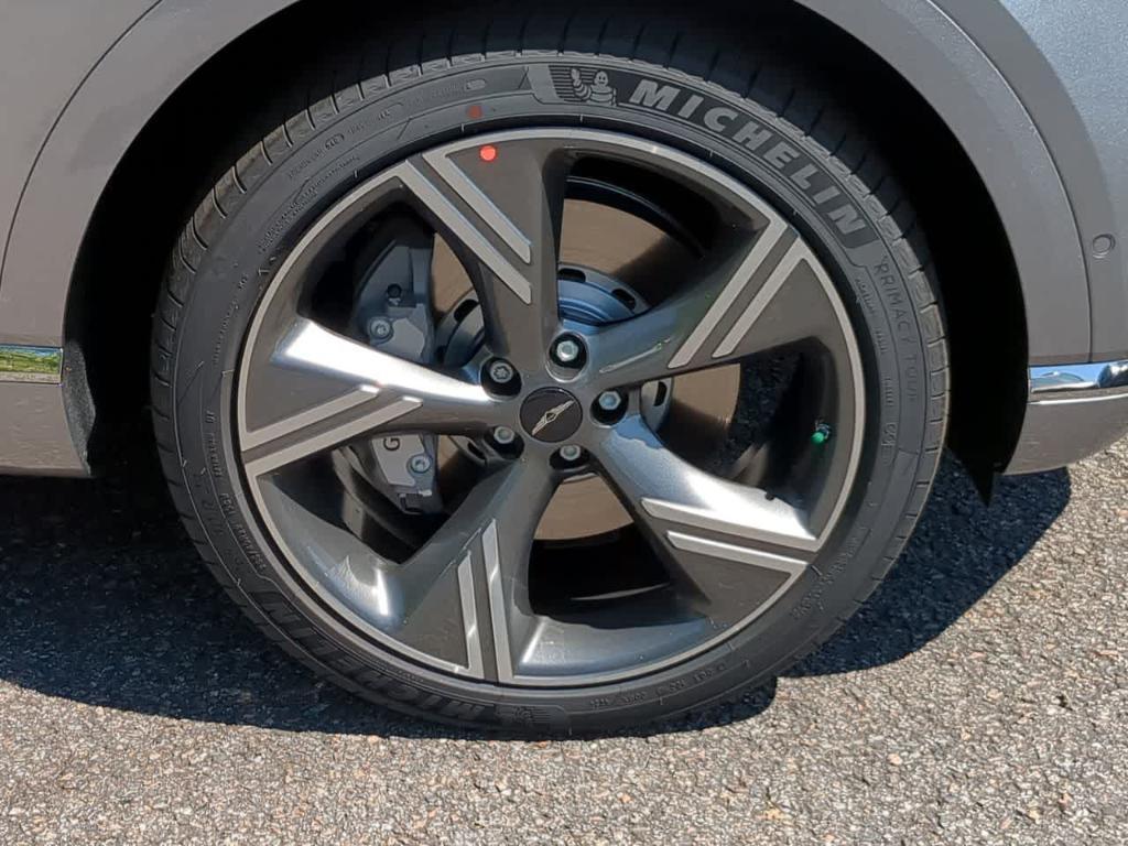 new 2025 Genesis GV80 car, priced at $81,900
