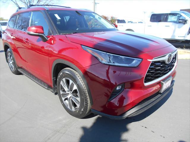 used 2021 Toyota Highlander car, priced at $36,995