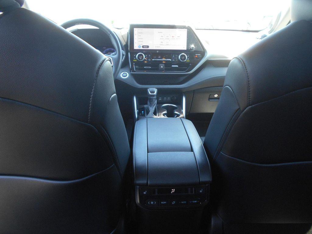 used 2023 Toyota Highlander car, priced at $46,995
