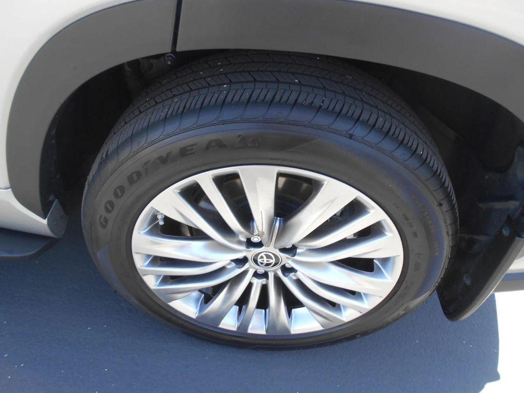 used 2023 Toyota Highlander car, priced at $46,995