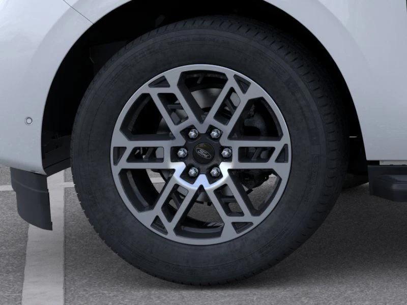 new 2025 Ford Expedition car, priced at $72,840