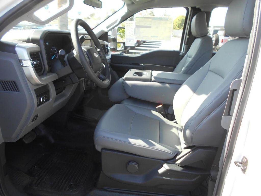 new 2025 Ford F-250 car, priced at $65,895