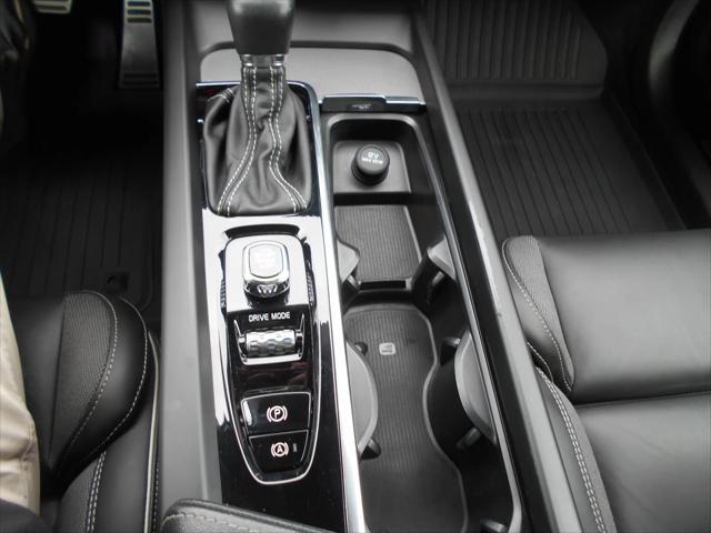 used 2020 Volvo XC60 car, priced at $33,995