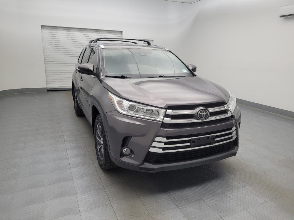 used 2019 Toyota Highlander car, priced at $24,395