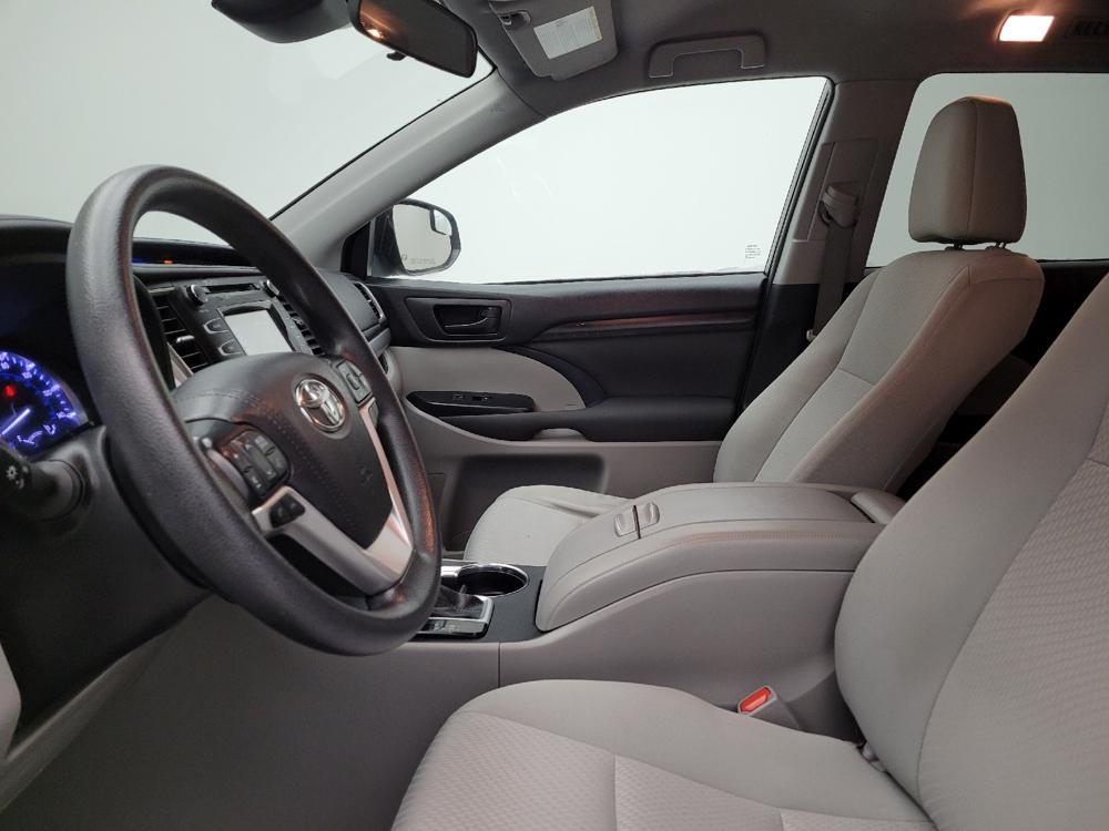 used 2019 Toyota Highlander car, priced at $21,395