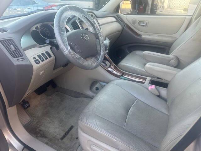 used 2006 Toyota Highlander Hybrid car, priced at $6,497