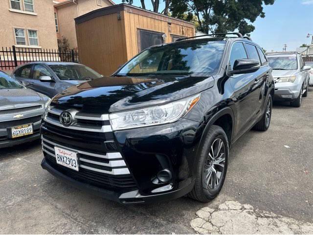 used 2019 Toyota Highlander car, priced at $22,997