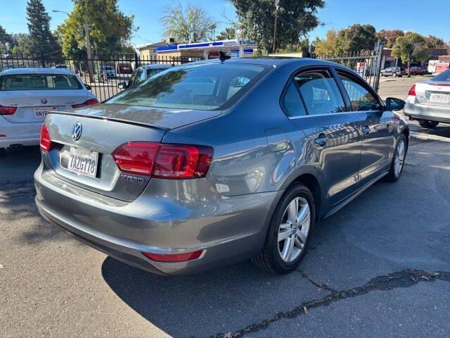 used 2013 Volkswagen Jetta Hybrid car, priced at $9,497