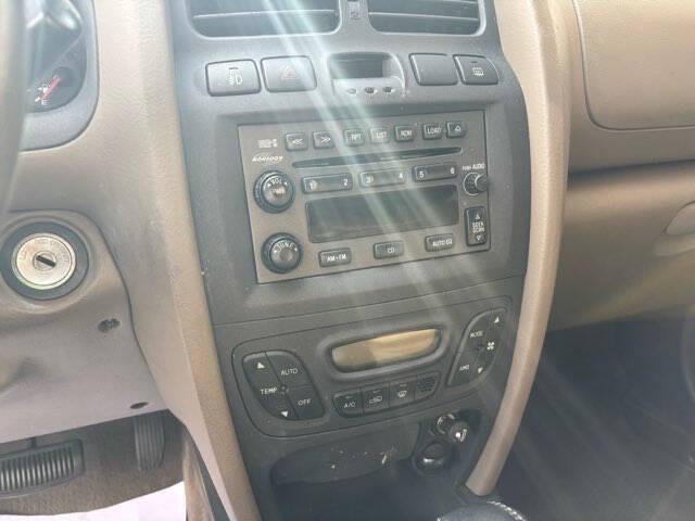 used 2004 Hyundai Santa Fe car, priced at $6,497