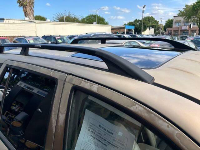 used 2004 Hyundai Santa Fe car, priced at $6,497