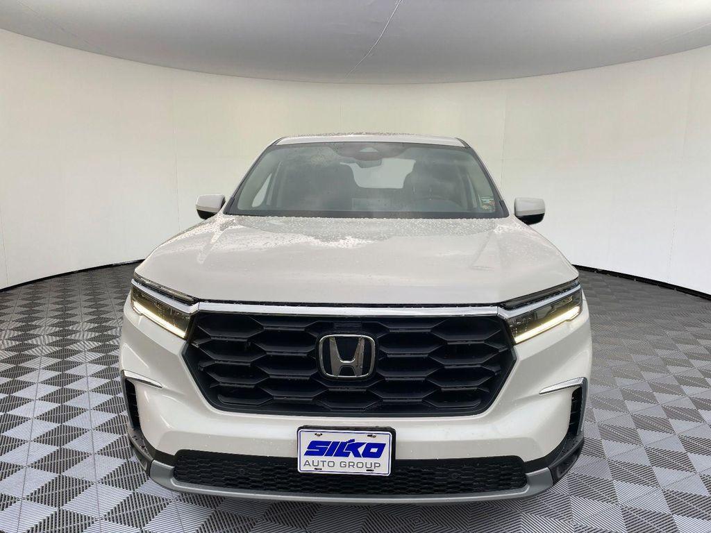 used 2025 Honda Pilot car, priced at $43,997