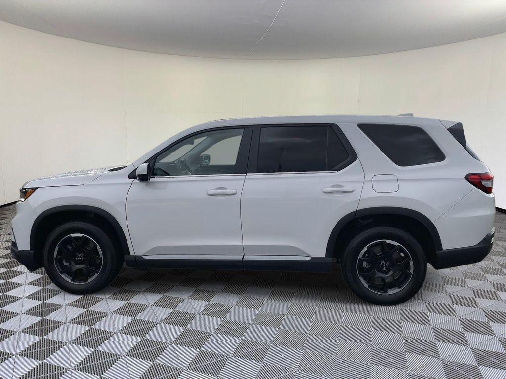 used 2025 Honda Pilot car, priced at $43,997