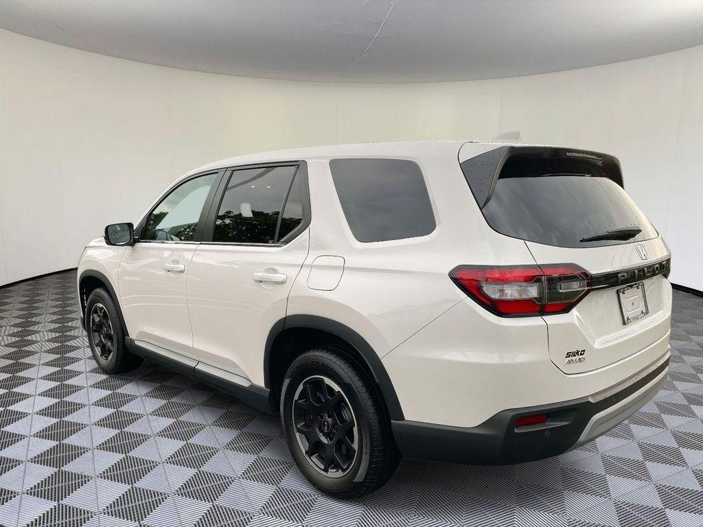used 2025 Honda Pilot car, priced at $43,997