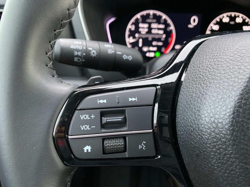 used 2025 Honda Pilot car, priced at $43,997