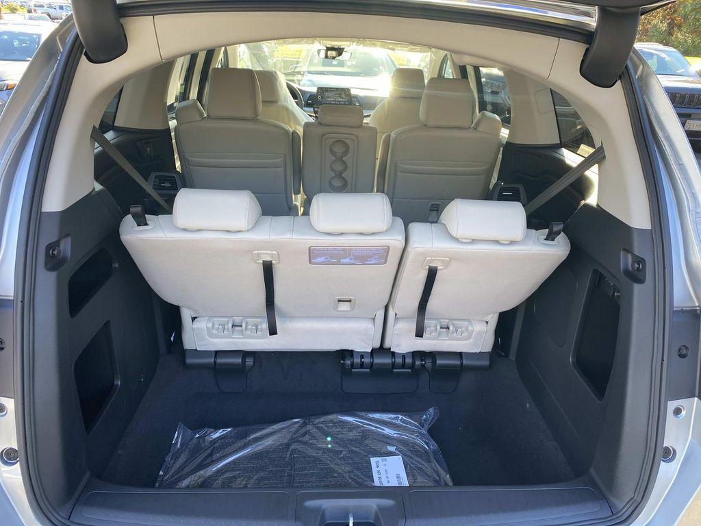 new 2026 Honda Odyssey car, priced at $44,290