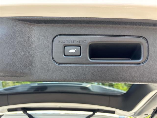 used 2025 Honda Pilot car, priced at $44,444