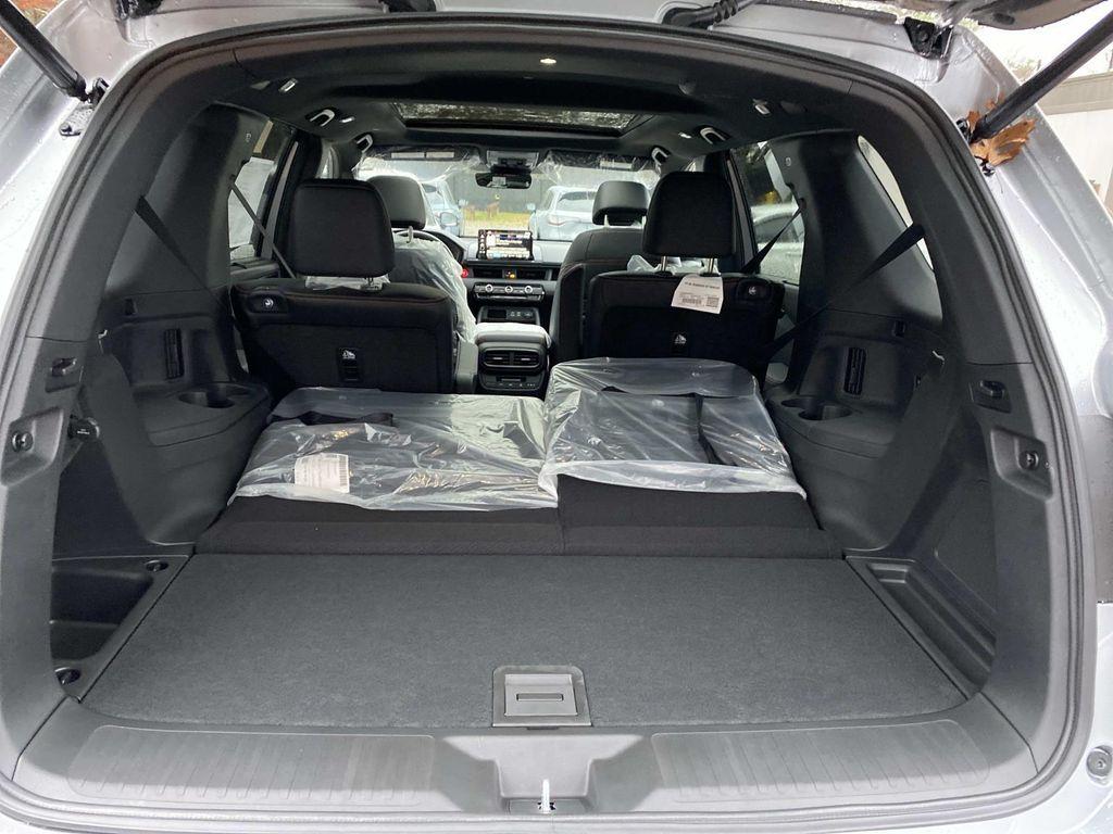 new 2025 Honda Pilot car, priced at $50,895