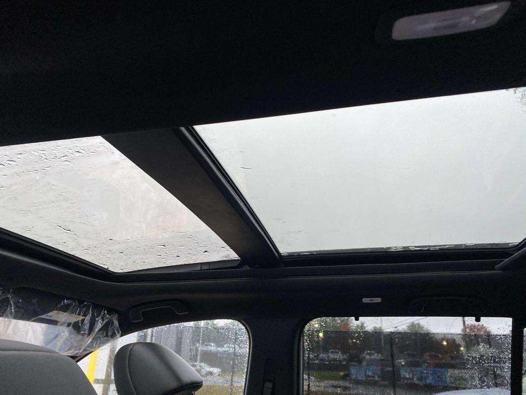 new 2025 Honda Pilot car, priced at $50,895