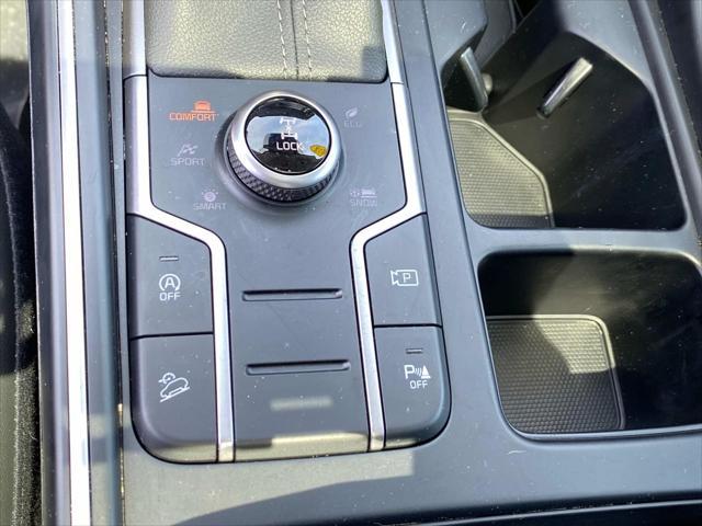 used 2023 Kia Sorento car, priced at $30,972