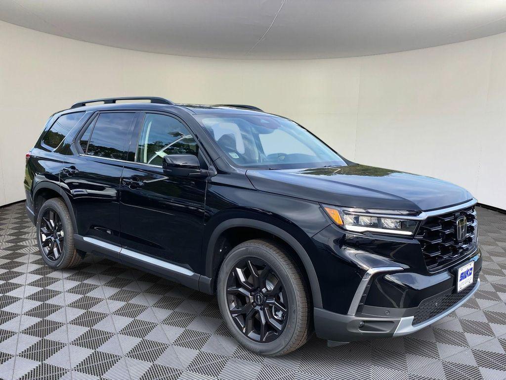 new 2025 Honda Pilot car, priced at $52,995