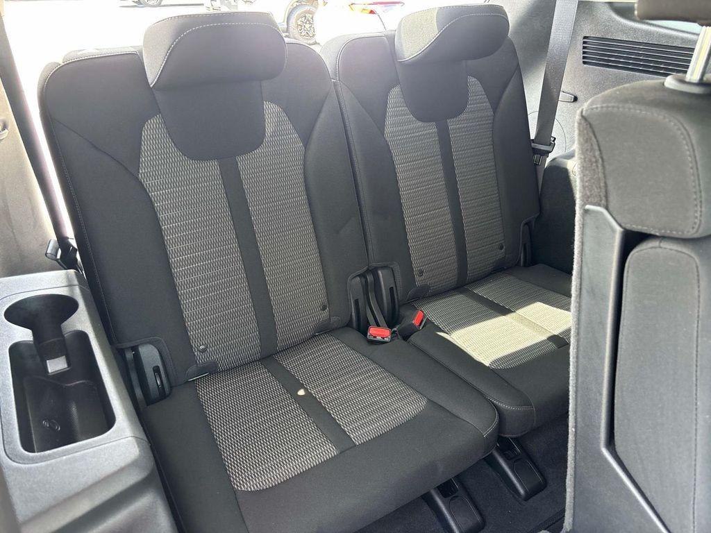 used 2022 Kia Sorento car, priced at $23,637